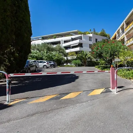 C9 - 2 Bdr 10 Min Palais Festivals & Sea - Ac, Parking & Balcony شقة