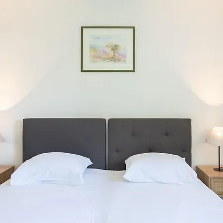 Appartement C9 - 2 Bdr 10 Min Palais Festivals & Sea - Ac, Parking & Balcony *