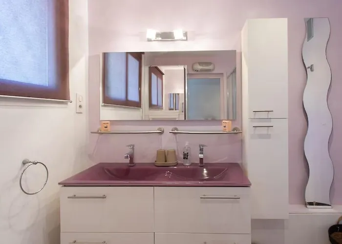 Daire C9 - 2 Bdr 10 Min Palais Festivals & Sea - Ac, Parking & Balcony