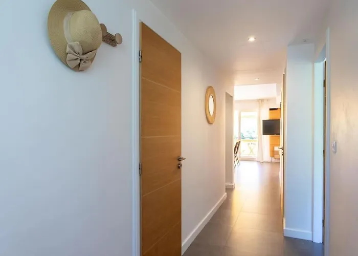 C9 - 2 Bdr 10 Min Palais Festivals & Sea - Ac, Parking & Balcony *
